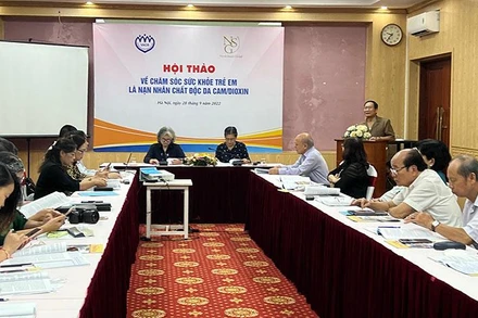 Đại diện các địa phương chia sẻ về công tác chăm sóc sức khỏe trẻ em là nạn nhân chất độc da cam.