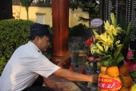 Xúc động lễ tưởng niệm 64 liệt sĩ Gạc Ma tại Đà Nẵng.