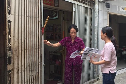 Tuyên truyền phòng, chống bệnh sốt xuất huyết cho người dân trên địa bàn phường 4, quận 11, Thành phố Hồ Chí Minh.