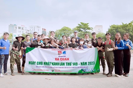 Các đoàn viên, thanh niên Thành phố Hồ Chí Minh chuẩn bị ra quân thực hiện các hoạt động tình nguyện bảo vệ môi trường.