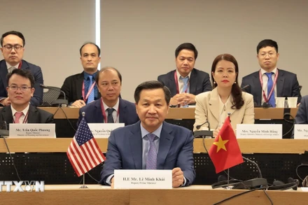 Phó Thủ tướng Chính phủ Lê Minh Khái. 