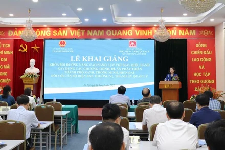 Quang cảnh lễ khai giảng lớp học sáng 12/7.