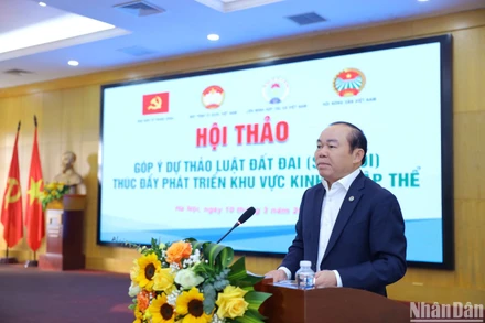 Chủ tịch Liên minh Hợp tác xã Việt Nam Nguyễn Ngọc Bảo phát biểu tại Hội thảo.
