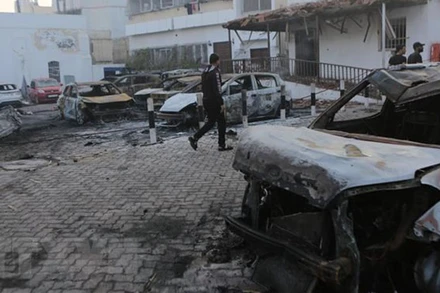 Cảnh tàn phá sau vụ không kích của Israel vào bệnh viện Al-Ahli ở Dải Gaza, ngày 18/10. 