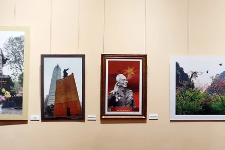 Những tác phẩm của nhà báo, nhiếp ảnh gia Hoàng Kim Đáng.