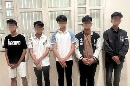 Tạm giữ 5 nghi can gây án.