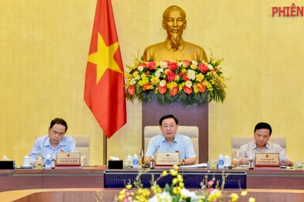 Chủ tịch Quốc hội Vương Đình Huệ tại phiên họp.