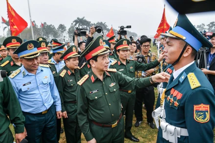 Đại tướng Phan Văn Giang chủ trì kiểm tra hợp luyện diễu binh, diễu hành trong Lễ kỷ niệm 50 năm Ngày Giải phóng miền nam, thống nhất đất nước (30/4/1975-30/4/2025) tại Trung tâm Huấn luyện quân sự quốc gia 4. (Ảnh: THÀNH ĐẠT)