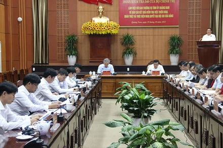 Quang cảnh buổi làm việc.