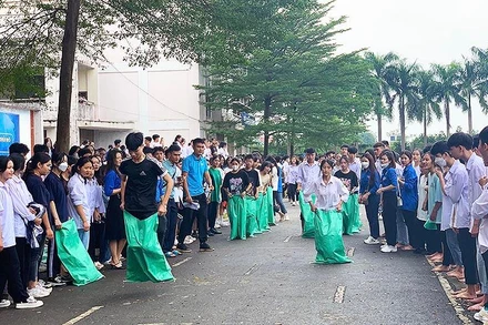 Đoàn viên, học sinh Thủ đô sôi nổi tham gia Ngày hội.