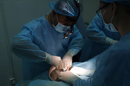 Thành phố Hồ Chí Minh: Tiêm filler trong khách sạn, cô gái bị áp xe to ở ngực