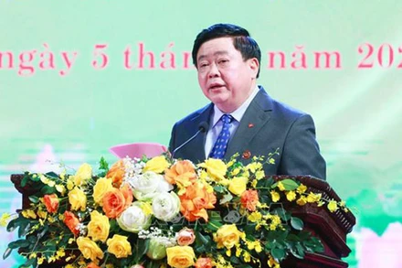 PGS. TS, Nhà văn Nguyễn Thế Kỷ, nguyên Ủy viên Trung ương Đảng, Chủ tịch Hội đồng Lý luận, phê bình văn học, nghệ thuật Trung ương đọc diễn văn. 
