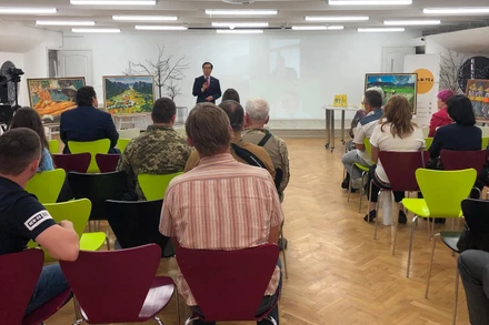 Đại sứ Việt Nam tại Ukraine Nguyễn Hồng Thạch phát biểu khai mạc sự kiện.