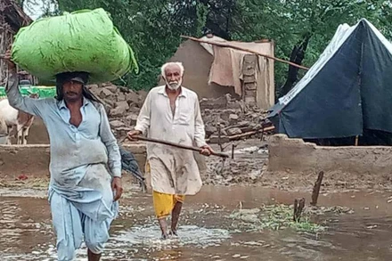 Mưa, lũ ảnh hưởng nặng nề đến cuộc sống người dân tại Pakistan. (Ảnh: Liên hợp quốc) 