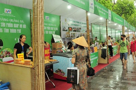 Khu vực gian hàng của chương trình Tuần hàng quảng bá nông sản, sản phẩm OCOP Hà Nội và các tỉnh, thành phố năm 2022. (Ảnh: HPA)