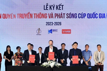 Lãnh đạo các đơn vị tại lễ công bố.