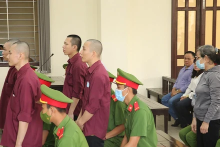 Các bị cáo tại phiên tòa.