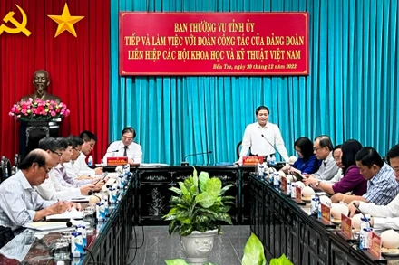 Đoàn công tác Đảng đoàn Liên hiệp các Hội Khoa học và Kỹ thuật Việt Nam làm việc với Ban thường vụ Tỉnh ủy Bến Tre.
