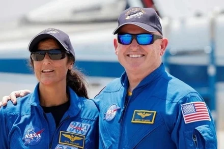 Suni Williams (trái) và Butch Wilmore. (Ảnh: Reuters/TTXVN)