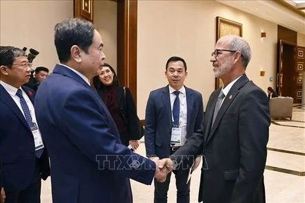 Chủ tịch Quốc hội Trần Thanh Mẫn tiếp Chủ tịch Liên minh Nghị viện Mỹ Latinh, Chủ nhiệm Ủy ban Đối ngoại của Quốc hội Cuba Rolando González.