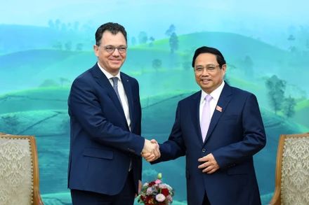 Thủ tướng Phạm Minh Chính đón Bộ trưởng Kinh tế, Doanh nghiệp và Du lịch Romania Stefan-Radu Oprea. 