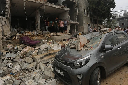 Các tòa nhà bị phá hủy sau cuộc không kích Israel xuống Rafah, Dải Gaza, ngày 29/10. (Ảnh: THX/TTXVN)