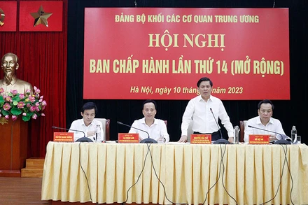 Các đồng chí chủ trì hội nghị.