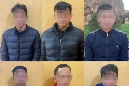 Các đối tượng bị bắt trong đường dây đánh bạc.