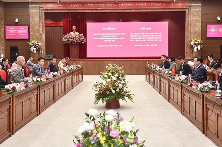 Quang cảnh hội đàm.