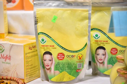 Sản phẩm tinh bột nghệ Minh Châu của Công ty TNHH Hoàng Minh Châu, huyện Khoái Châu, Hưng Yên. (Ảnh: Nhật Quang)