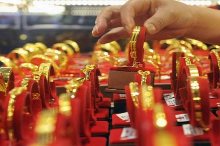 Giá vàng ngày 21/3: Thế giới lập đỉnh mới, trong nước tăng hơn nửa triệu đồng/lượng