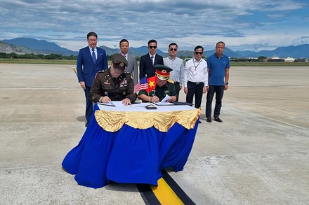 Lễ hồi hương hài cốt quân nhân Hoa Kỳ mất tích trong chiến tranh ở Việt Nam lần thứ 162 diễn ra tại Sân bay quốc tế Đà Nẵng. (Ảnh: Bộ Ngoại giao)