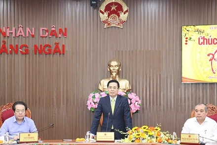 Chủ tịch Ủy ban nhân dân tỉnh Quảng Ngãi Nguyễn Hoàng Giang phát biểu kết luận tại cuộc họp giao ban đầu năm.