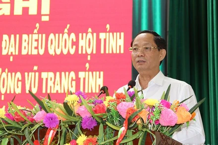 Phó Chủ tịch Quốc hội Trần Quang Phương phát biểu tại buổi tiếp xúc cử tri chuyên đề với Hội Cựu chiến binh và lực lượng vũ trang tỉnh Quảng Ngãi. 