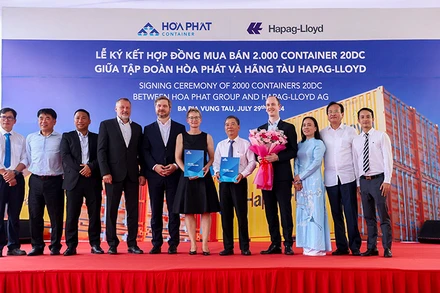 Quang cảnh buổi lễ ký kết.