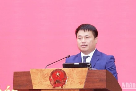 Phó Bí thư Thường trực Tỉnh ủy, Trưởng Đoàn đại biểu Quốc hội tỉnh Quảng Ngãi Đặng Ngọc Huy phát biểu tại lễ bế giảng.