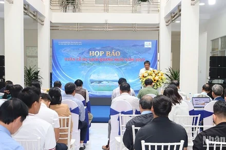 Quang cảnh buổi họp báo.