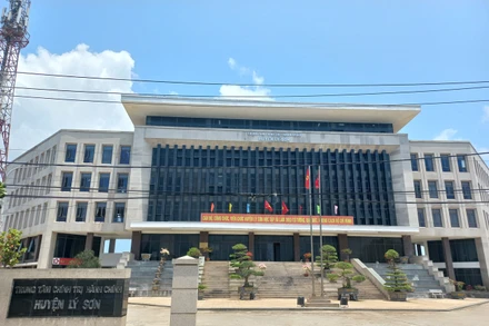 Sau 2 năm 6 tháng đi vào khai thác, đến nay, dự án Trung tâm Chính trị-Hành chính huyện Lý Sơn chưa thể bàn giao và quyết toán hoàn thành dự án.