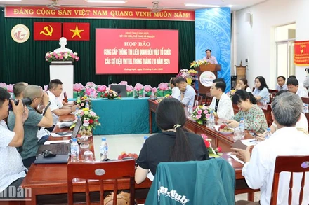 Quang cảnh buổi họp báo.