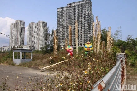 Một góc của siêu Dự án Tổ hợp du lịch và giải trí Cocobay, ảnh chụp ngày 19/3. (Ảnh ANH ĐÀO)