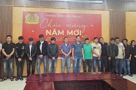 Các đối tượng trong đường dây tổ chức đánh bạc xuyên quốc gia. (Ảnh: Công an cung cấp)