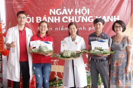 Đây là hoạt động thường niên của Bệnh viện 199 mỗi dịp Tết đến, Xuân về. (Ảnh ANH ĐÀO)