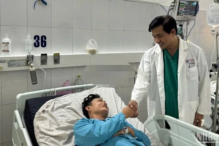 Hiện, sức khỏe bệnh nhân Đặng Huy Hùng đã qua cơn nguy kịch. (Ảnh: ANH ĐÀO)