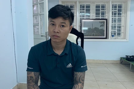 Đối tượng Phạm Văn Thông tại cơ quan công an. (Ảnh Công an cung cấp)