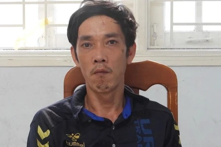 Đối tượng Phan Văn Thương tại cơ quan công an. (Ảnh: Công an cung cấp)