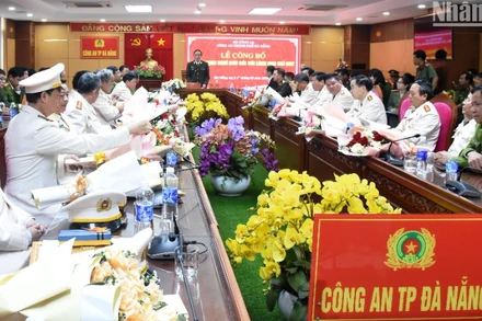 Thiếu tướng Vũ Xuân Viên, Giám đốc Công an thành phố Đà Nẵng phát biểu tại buổi lễ. (Ảnh: ANH ĐÀO)