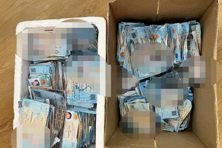 Số tang chứng, vật chứng công an thu giữ tại hiện trường. (Ảnh: Công an cung cấp)