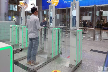 Sân bay quốc tế Đà Nẵng trở thành sân bay đầu tiên tại Việt Nam hoàn thiện quy trình tự động hóa 100% từ khâu làm thủ tục hàng không đến gửi hành lý, thủ tục xuất nhập cảnh và cửa khởi hành lên tàu bay. (Ảnh: ANH ĐÀO)
