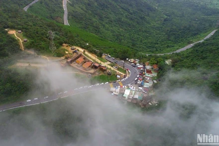 Toàn cảnh Di tích quốc gia Hải Vân Quan nhìn từ trên cao. (Ảnh: ANH ĐÀO)