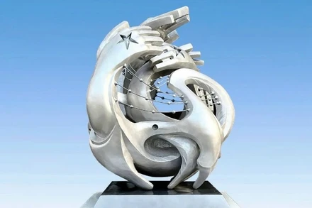 Tác phẩm điêu khắc "Kỷ nguyên vươn mình" của họa sĩ, nhà điêu khắc Đinh Gia Thắng. (Ảnh: ĐINH GIA THẮNG)